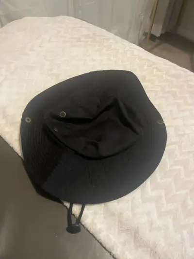 Sombrero negro estilo pescador - miniatura 2