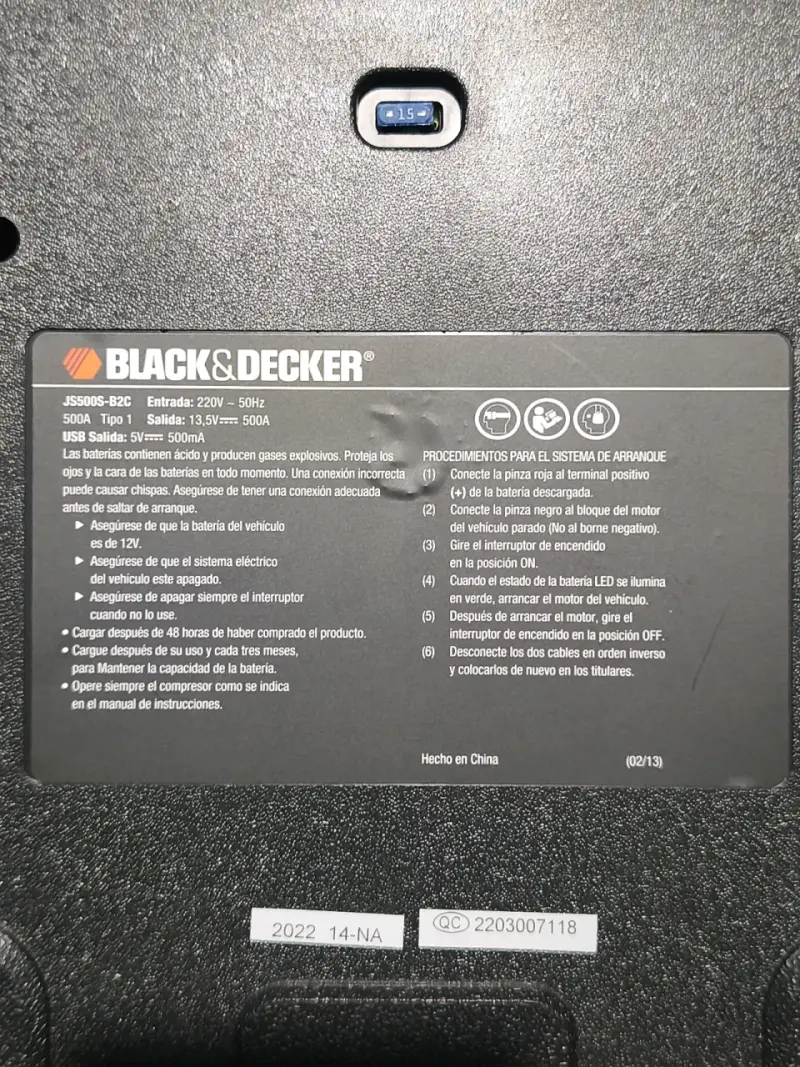Arrancador auxiliar Black & Decker 500A - 4