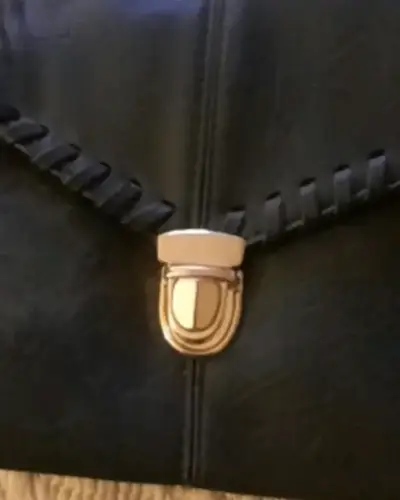Cartera de cuerina negra - miniatura 4