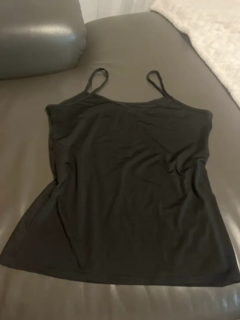 Polera negra tirantes delgados