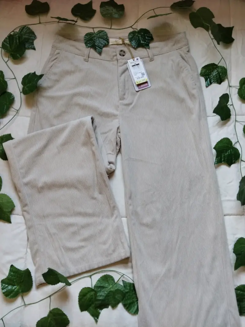 Pantalones beige nuevos - 2