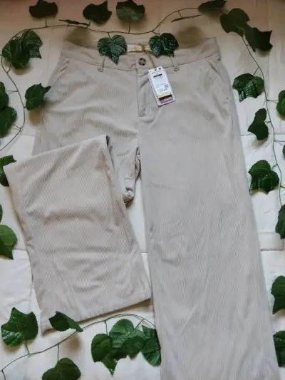 Pantalones beige nuevos - miniatura 2