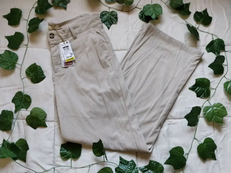 Pantalones beige nuevos - 3
