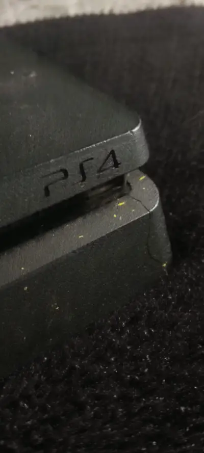 Consola PS4 usada - miniatura 1