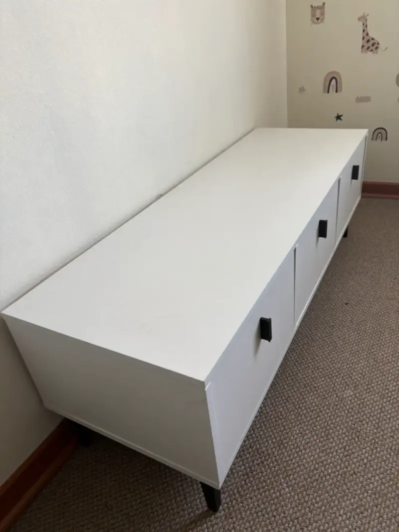 Mueble TV blanco minimalista - 2