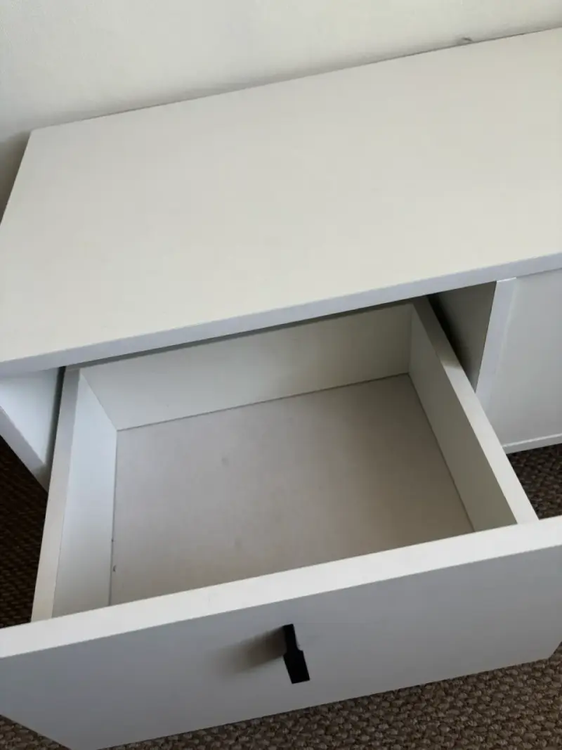 Mueble TV blanco minimalista - 3