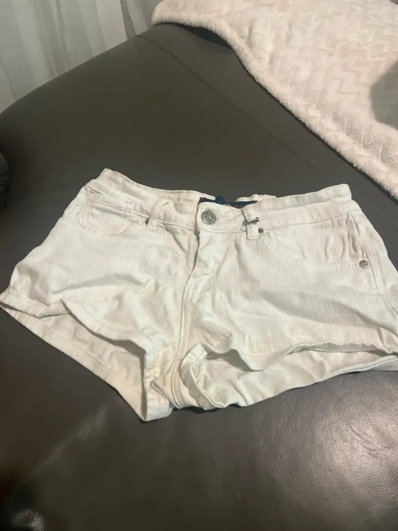 Shorts blancos de mezclilla