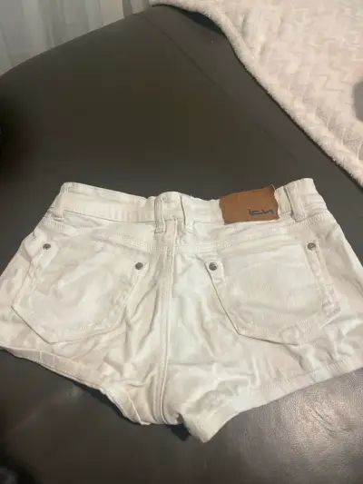 Shorts blancos de mezclilla - miniatura 2