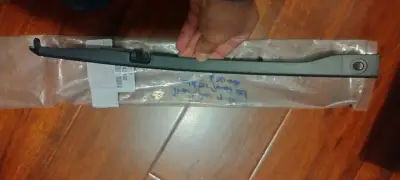 Moldura derecha parachoques del Toyota Rav4 - miniatura 3