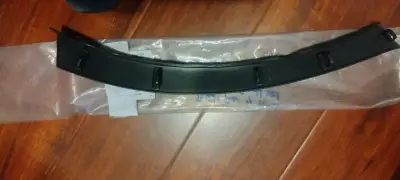 Moldura derecha parachoques del Toyota Rav4 - miniatura 4