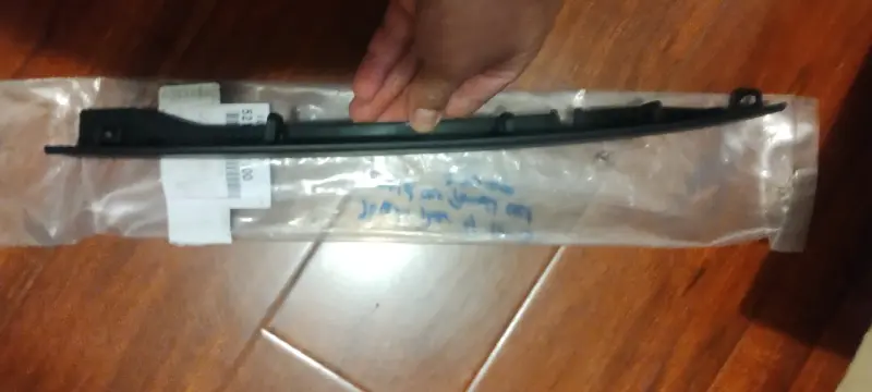 Moldura derecha parachoques del Toyota Rav4 - 5
