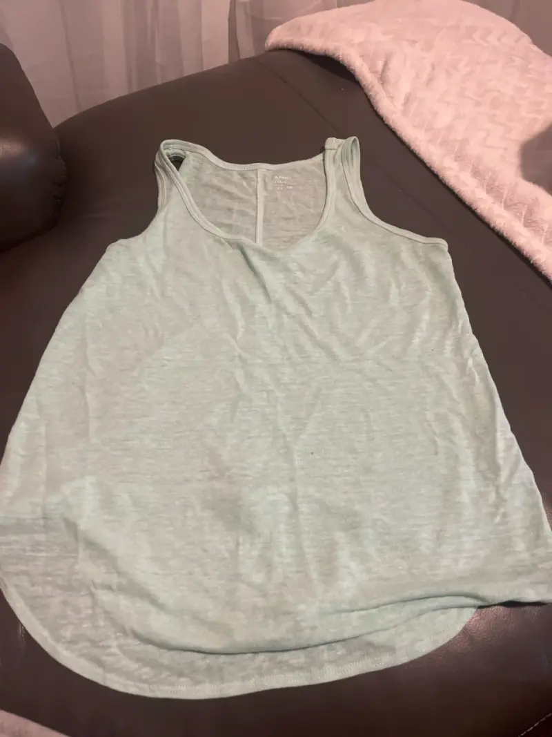 Polera sin mangas verde claro