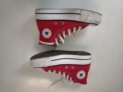 Zapatillas Converse rojas caña lona N.35 - miniatura 1