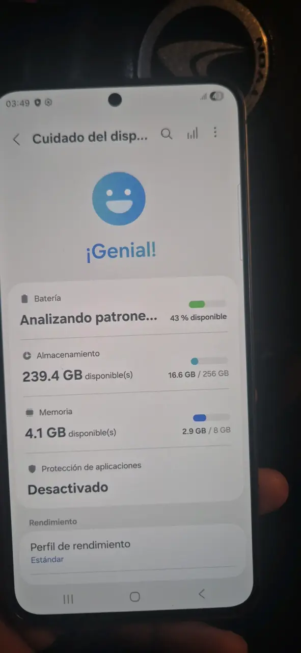 Teléfono inteligente en buen estado - 5