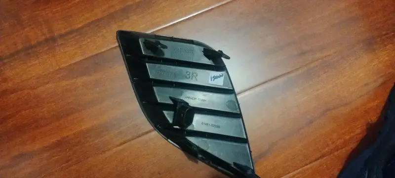 Bisel neblinero derecho Toyota Corolla año 14-16 - 5