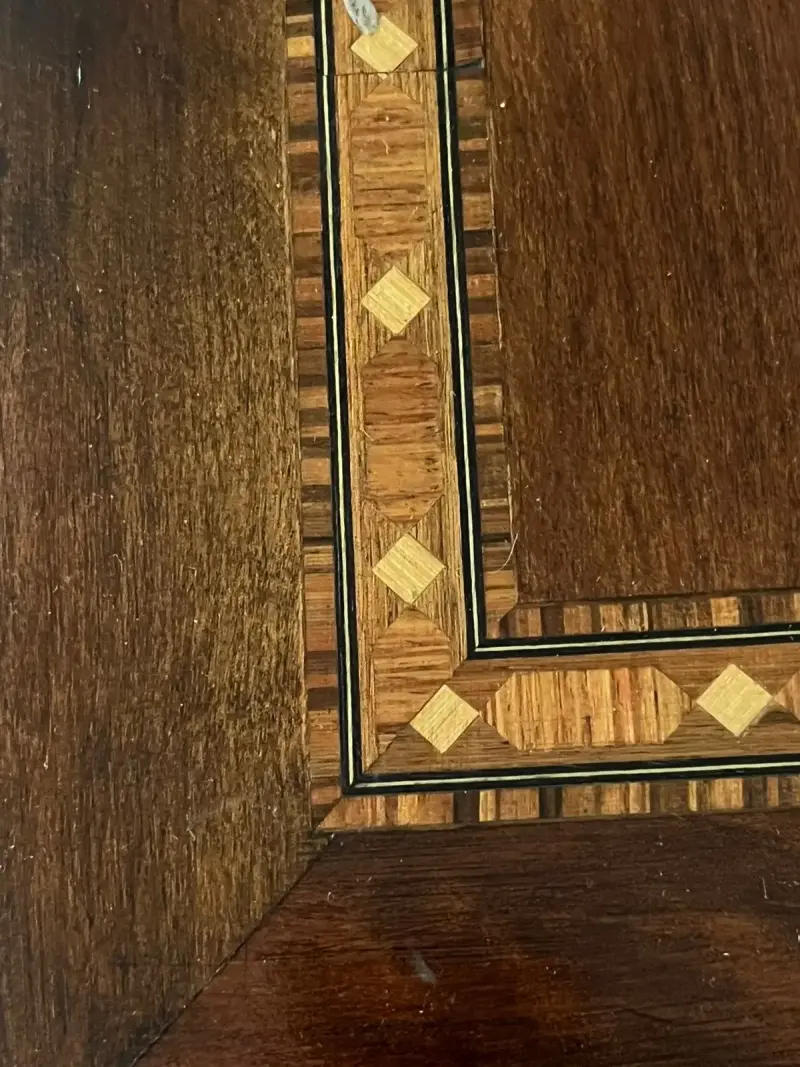 Mesa de comedor con sillas - 4