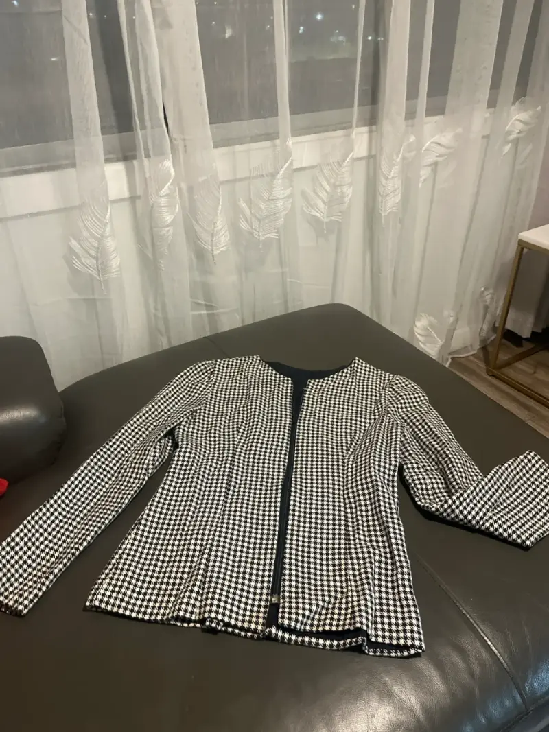Blazer de cuadros en blanco y negro - 1