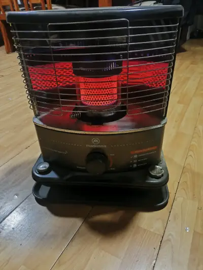 Estufa a parafina Mademsa - miniatura 1