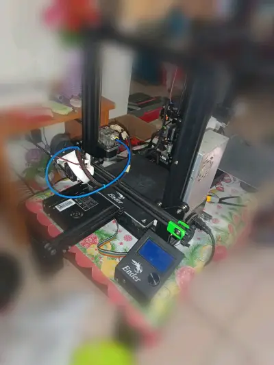 Impresora 3D Ender en buen estado - miniatura 2
