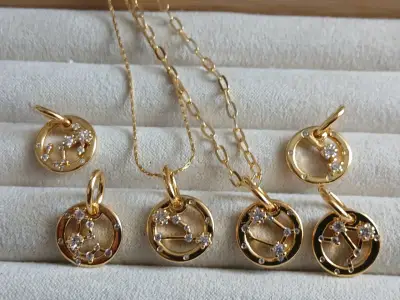 Conjunto collar y colgantes Zodiacal - miniatura 1