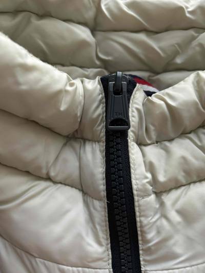 Parka Tommy Hilfiger Tipo Puffer Talla L - miniatura 3