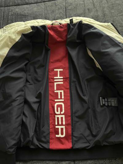 Parka Tommy Hilfiger Tipo Puffer Talla L - miniatura 4