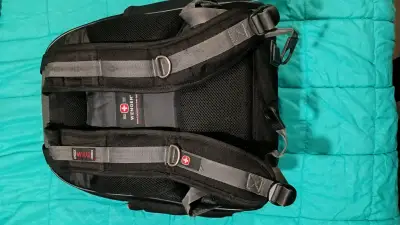 Mochila Wenger negra resistente - miniatura 2