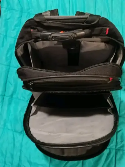 Mochila Wenger negra resistente - miniatura 4