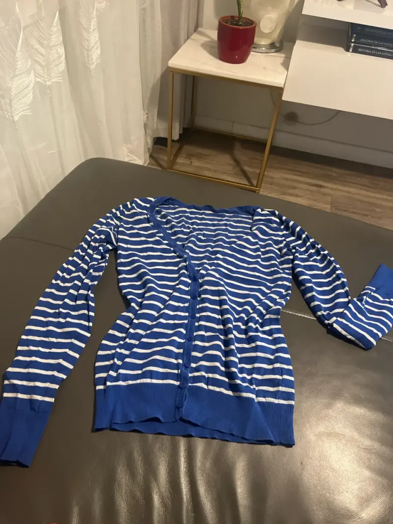 Cardigan rayado azul y blanco
