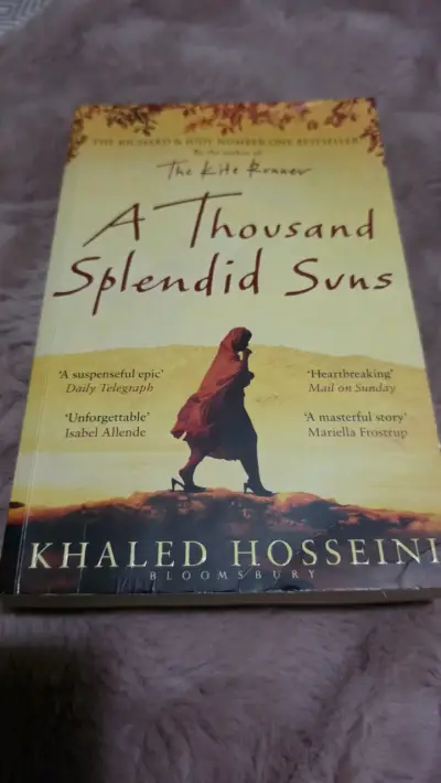 Libro 'A Thousand Splendid Suns' - miniatura 2