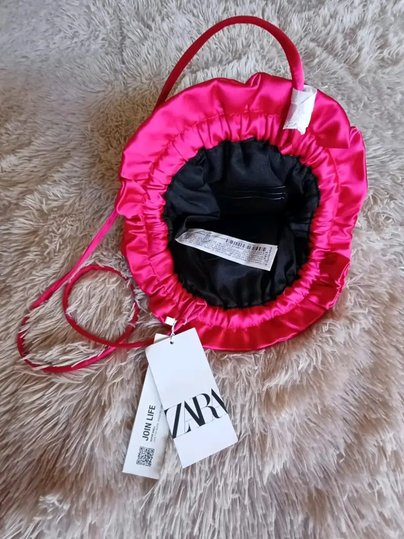 Cartera roja de satén - 2