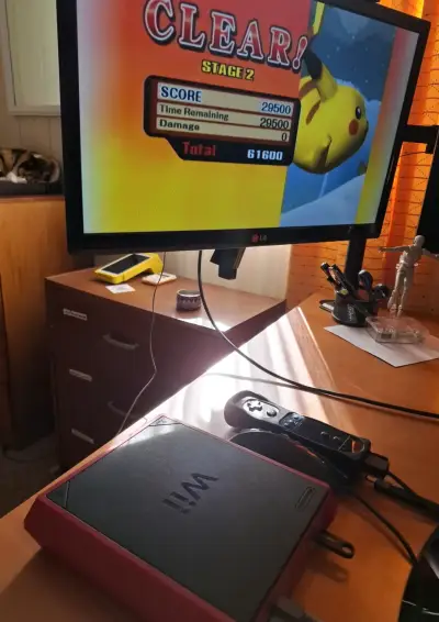Consola Wii mini con accesorios y cables - miniatura 2