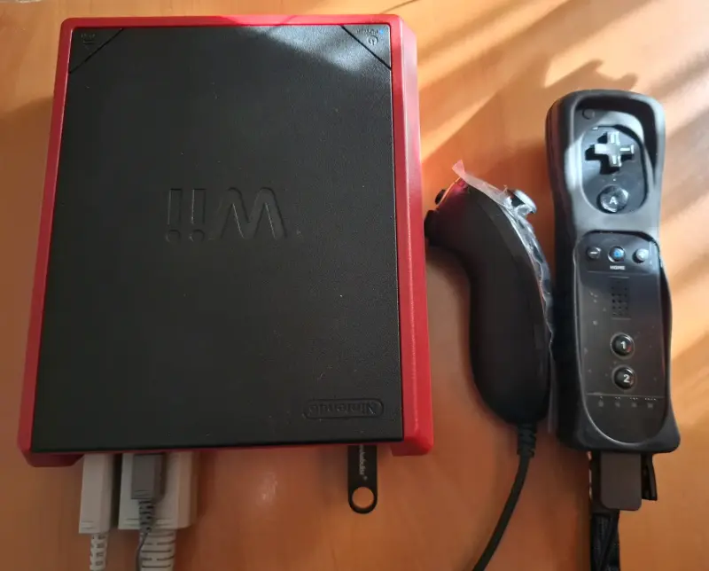 Consola Wii mini con accesorios y cables - 3