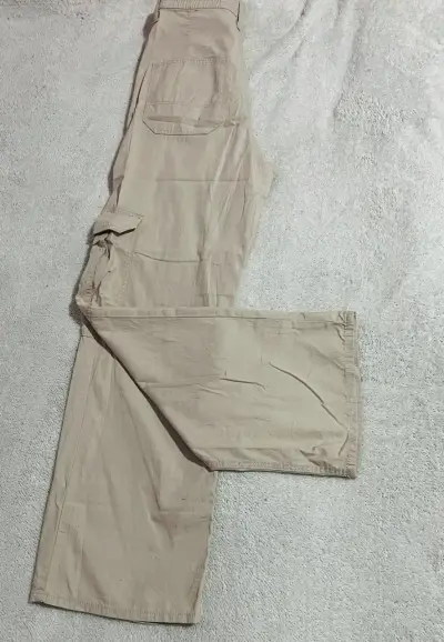 Pantalones cargo beige - miniatura 2
