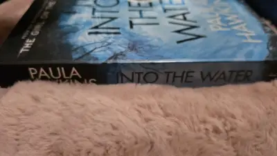 Libro 'Into the Water' Paula Hawkins - miniatura 2