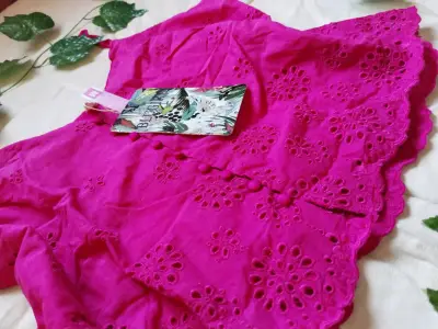 Blusa rosada con lindos detalles - miniatura 3