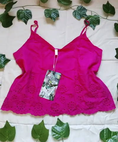 Blusa rosada con lindos detalles - miniatura 5