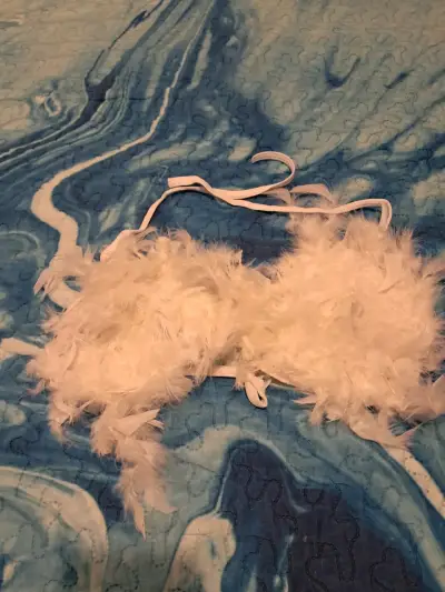 Disfraz blanco de plumas Pascuence - miniatura 3