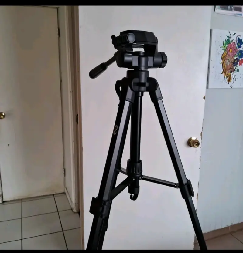Trípode para cámara negro altura has 1.70 CM - 1