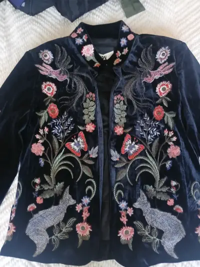 Chaqueta de terciopelo bordada - miniatura 2