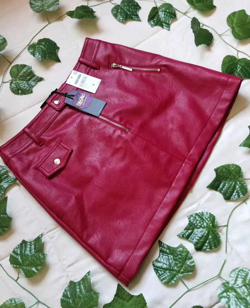Falda roja de cuero Mossimo - 4