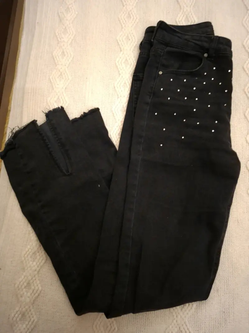 Jeans negros con detalles estilo brillantes - 2