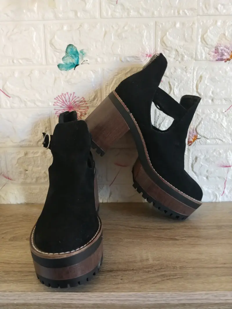 Zapato botín negro con tacón - 2
