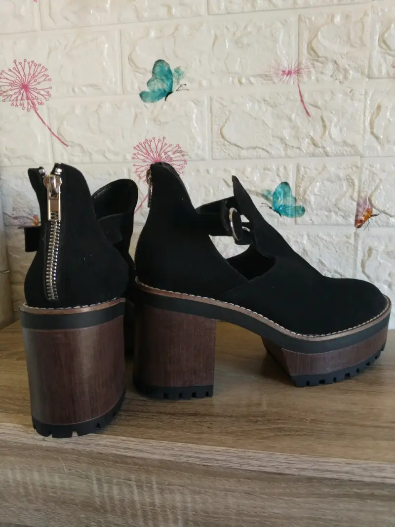 Zapato botín negro con tacón - 3