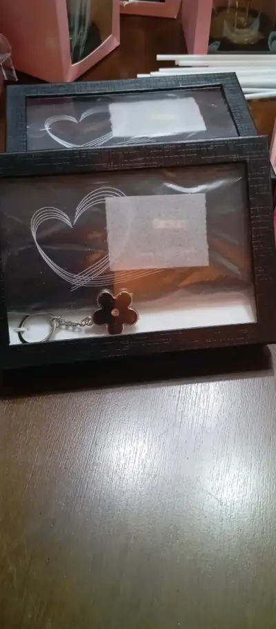 Lindas billeteras con llavero o pulseras - miniatura 1
