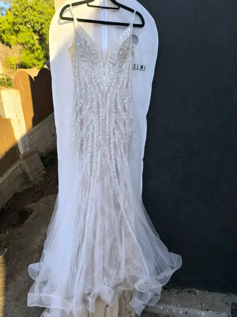 Vestido de novia con pedrería - 1