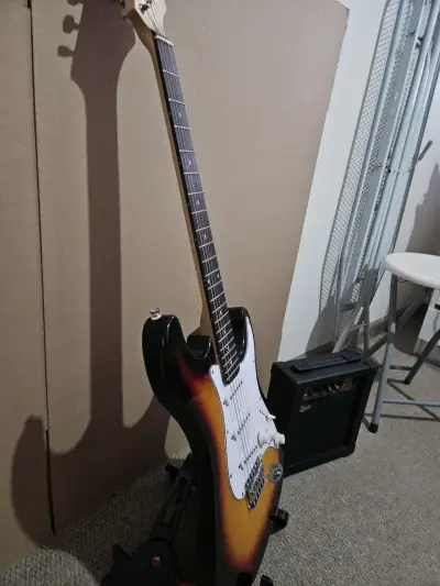 Guitarra eléctrica nuava con amplificador - miniatura 5