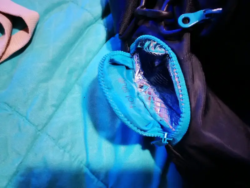 Bolso deportivo negro con azul - 4