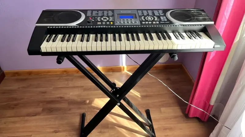 Teclado eléctrico con soporte - 1