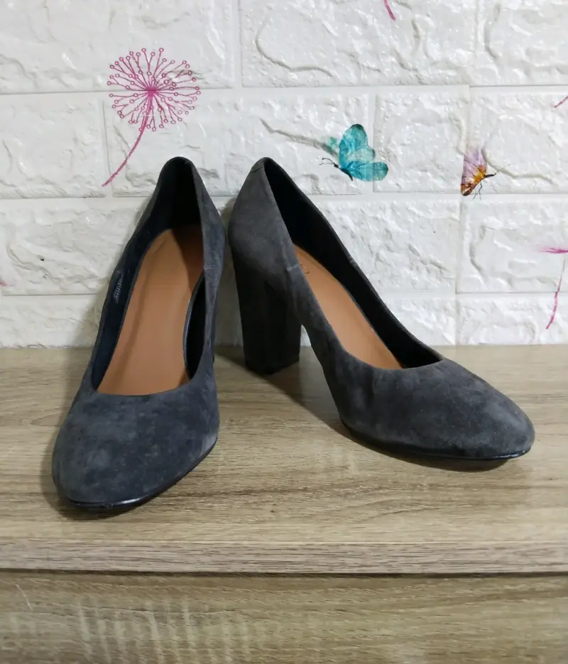 Zapatos de tacón gris Via Uno - 2